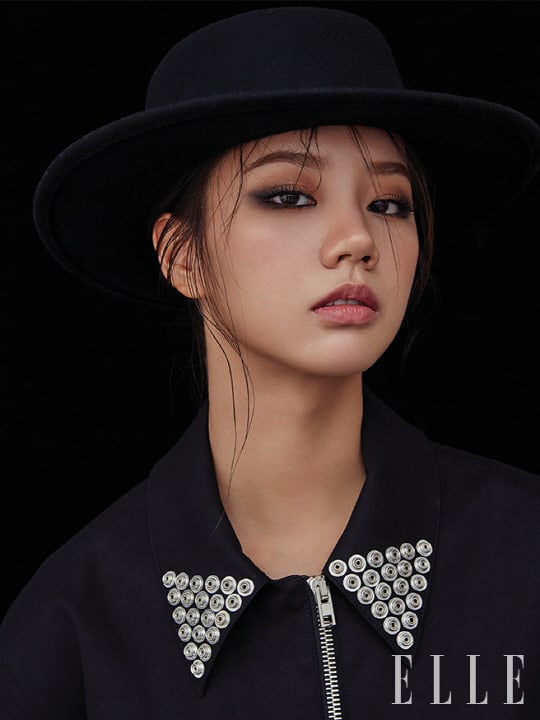 Smokey Eyes dan Rambut Basah, Gaya Hyeri 'Girl's Day' untuk ELLE