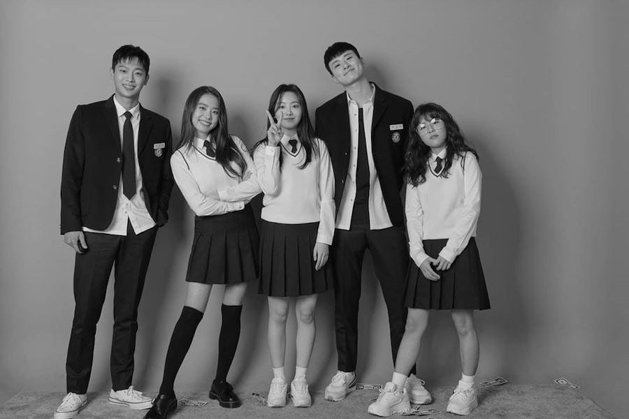 Jangan Lewatkan 5 Drama Korea Baru yang Tayang April ini, Dibintangi Idol KPop Lho~