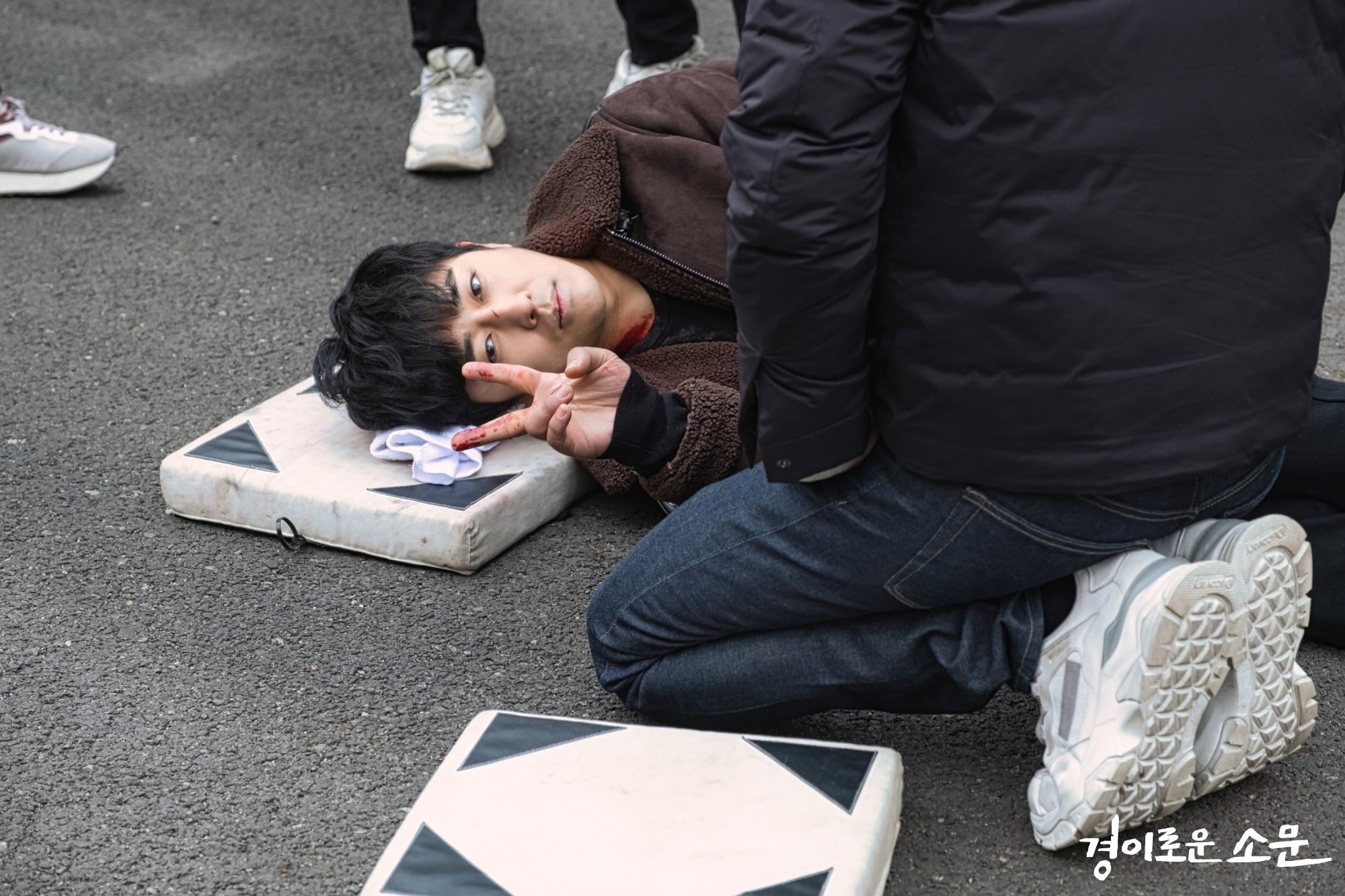 son-ho-jun-berbagi-mengenai-peran-cameonya-di--the-uncanny-counter