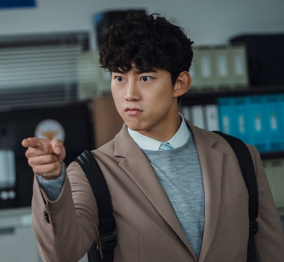 Taecyeon '2PM' Tampil Jadi Pemagang Kikuk Dalam Drama Terbaru tvN 'Vincenzo'
