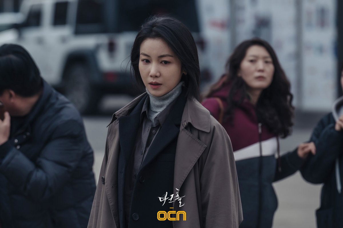 kim-ok-bin-jadi-detektif-kasus-pembunuhan-suaminya-dalam-drama-terbaru--dark-hole