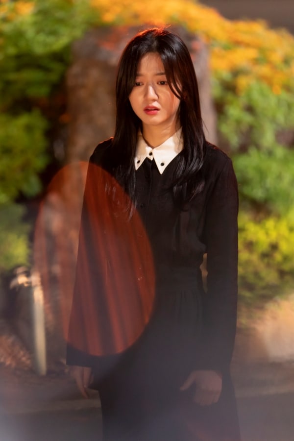 Lee Ji Ah, Kim Hyun Soo, dan Kim Young Dae Terlihat Berkabung Dalam 'The Penthouse 3'