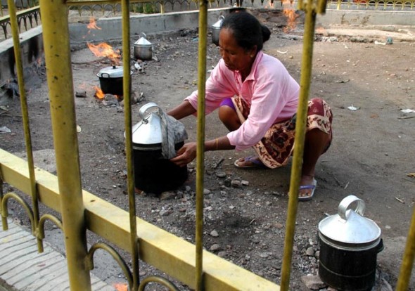 Indahnya Api Tak Kunjung Padam di Pamekasan Madura &#91;PIC&#93;