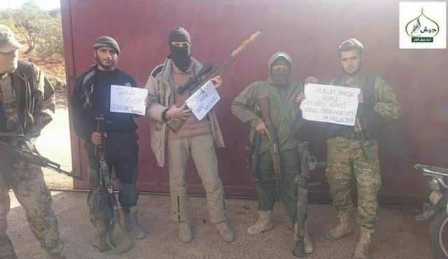 Netizen Dikejutkan Foto Seruan #TangkapAhok dari Mujahidin Jaisy Al Fath Di Suriah