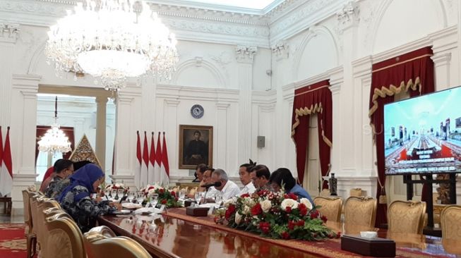 Rapat Penanganan Banjir Jakarta, Jokowi Sentil Gubernur Anies