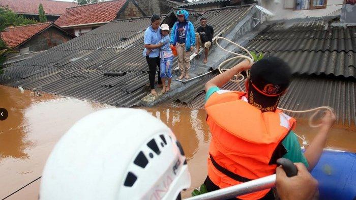Terungkap Dana Penanganan Banjir Jauh Lebih Kecil Dibanding Penataan Trotoar.