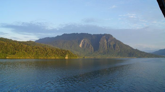 Teluk Triton, Kampung Lobo dan Legenda Garuda Raksasa Papua