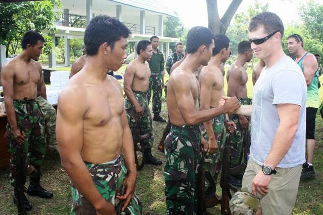 Ketika Tukang becak Buta Huruf Masuk Menjadi Anggota TNI..................