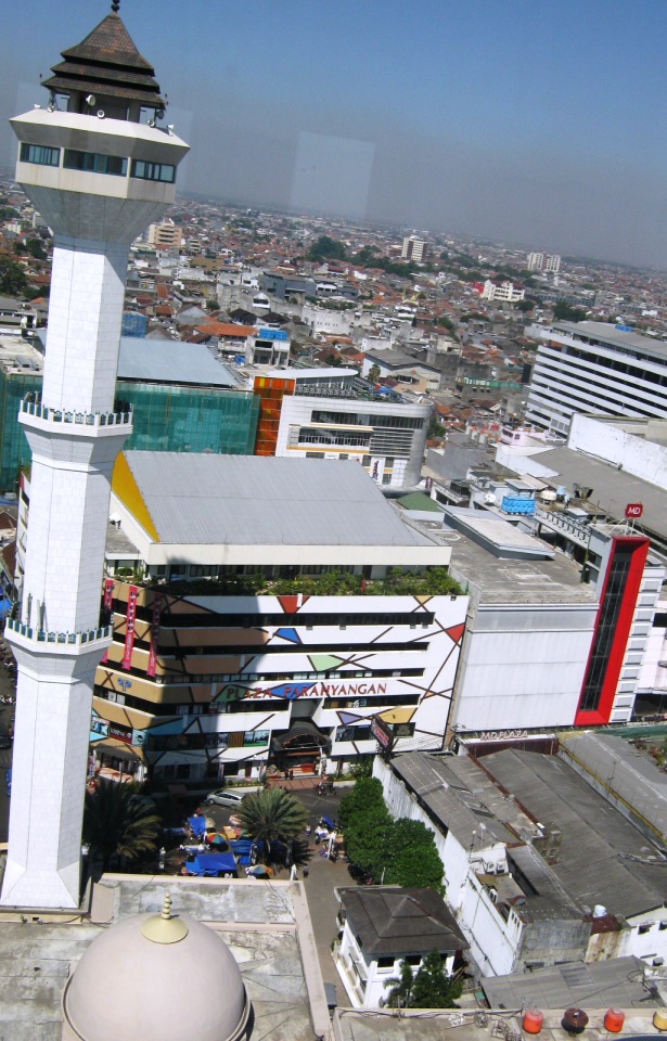 Mengintip Pusat Kota Bandung dari Ketinggian 81 Meter!