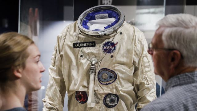 Rahasia Kematian Neil Armstrong dan Uang 'Tutup Mulut' Rp58 M