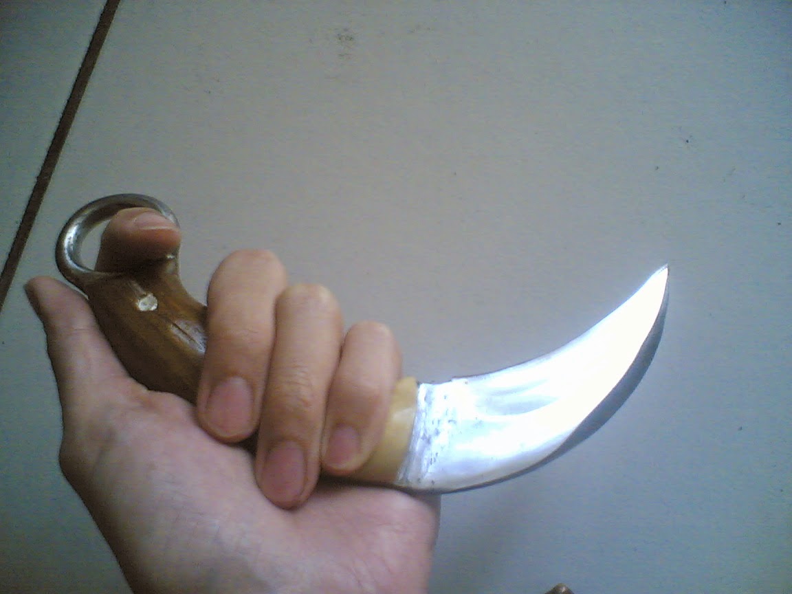 JUAL: KUKRI, GOLOK,MACHETE,PISAU LIPAT,PISAU LEMPAR,BELATI
