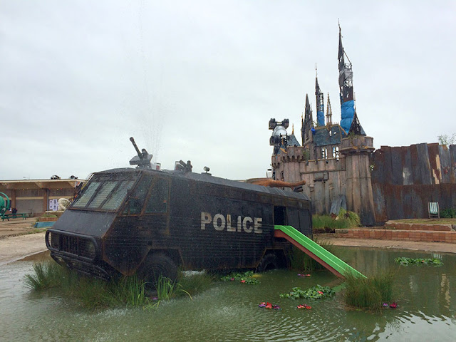 Inilah Taman Bermain Dismaland ketika DIsneyland Berubah menjadi tempat yang suram