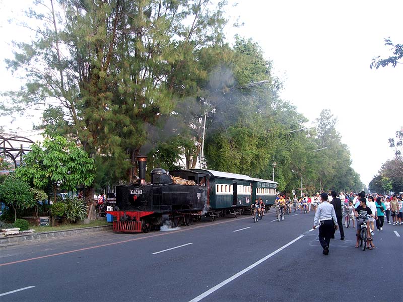 Kereta Api Tengah Kota Solo  KASKUS