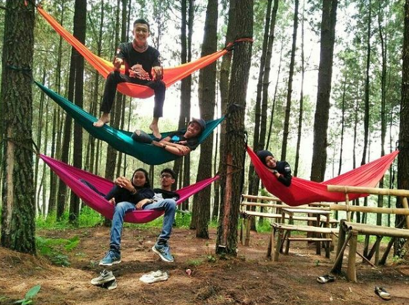 Explore Wisata Alam Bukit Gantole Cililin Bandung Barat