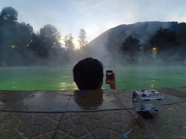 Kemping dan SPA Romantis di Hutan Tropis, Hanya Ada Di Bandung 