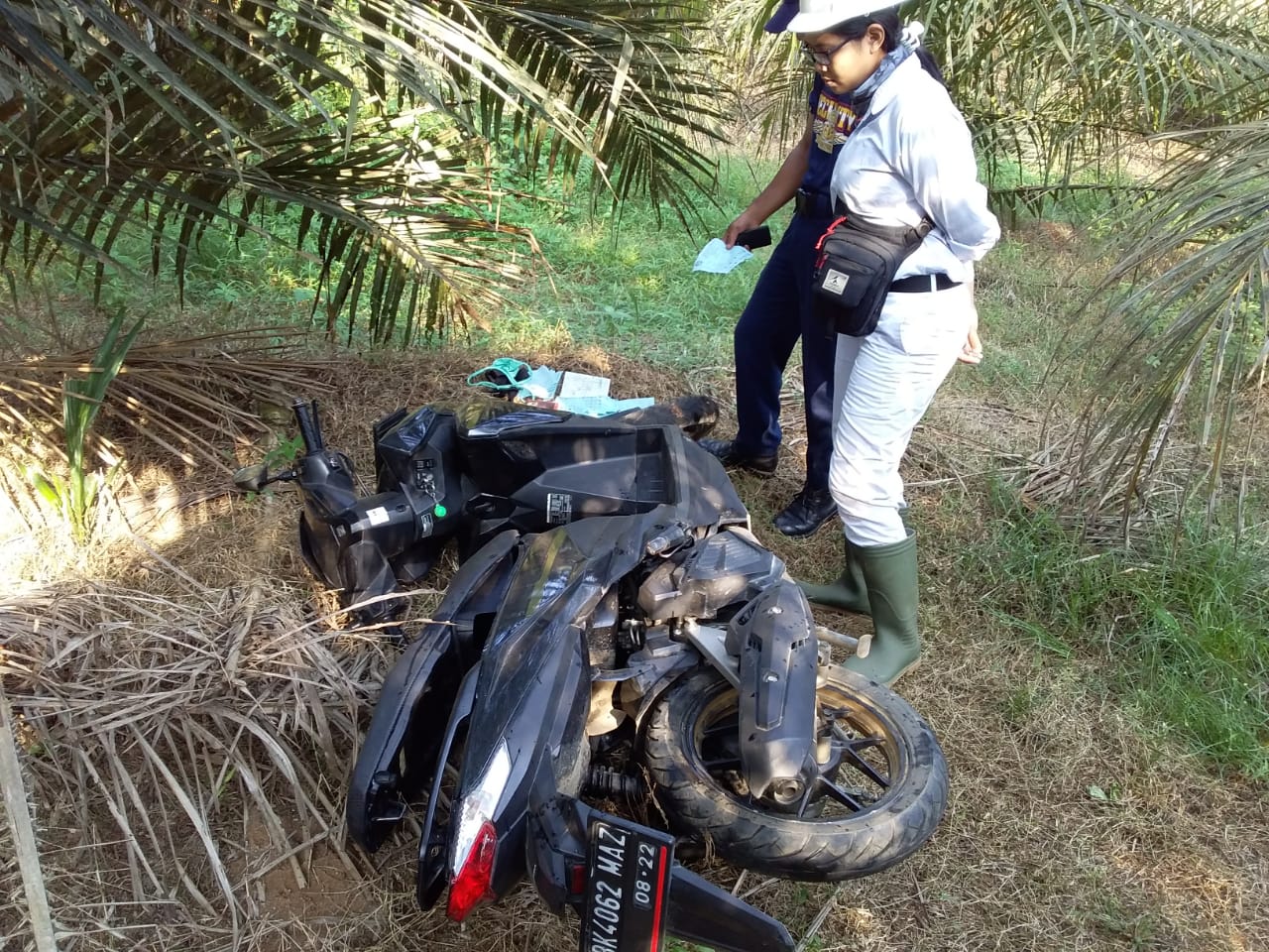 Sepeda motor Tak Bertuan dan Ceceran Kertas Koperasi Gegerkan Warga