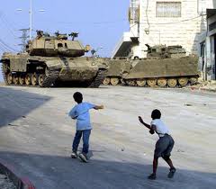 FOTO-FOTO HEROIK PARA MUJAHID CILIK PALESTINA &quot;salut&quot;