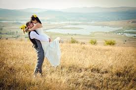 10 Cara Romantis Menyatakan Cinta