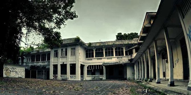 PENGALAMAN BERHANTU