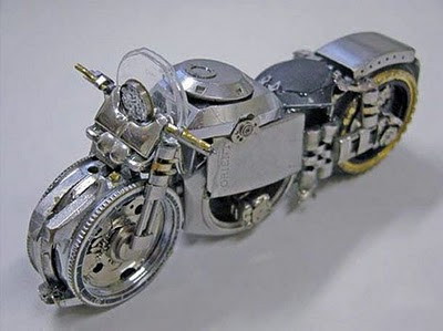 &#91;PIC&#93; &quot;KREATIF GAN&quot; 24 Miniatur Motor Keren Dibuat dari Jam Tangan