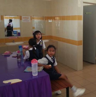 Siswa Non Muslim Disuruh Makan Di Toilet di Malaysia Ternyata Hoax