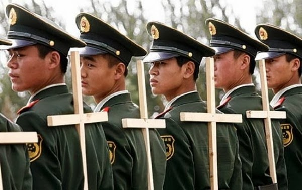 Cara Unik Tentara Cina Agar Selalu Bediri Tegak 