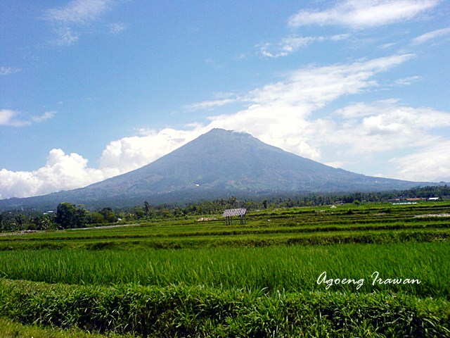 10 Gunung Tertinggi di Indonesia