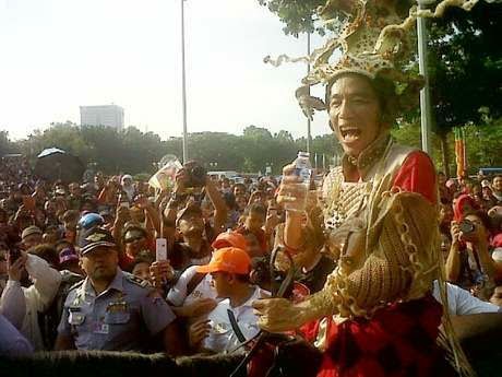 Foto2 Jokowi dan Prabowo Sedang Berkuda