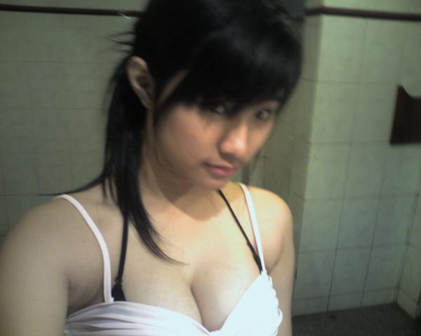 &#91; Hot Tuiing &#93; Paranormal yang nggak Normal.