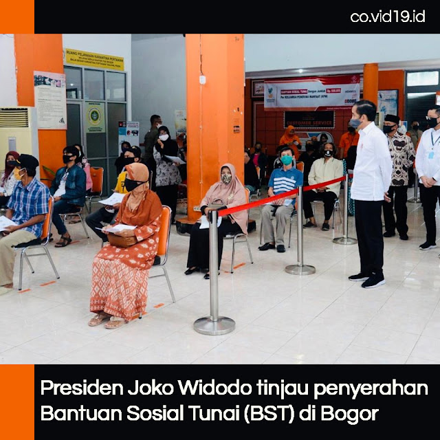 Presiden Joko WidodoTinjau Penyerahan Bantuan Sosial.Tunai di Bogor
