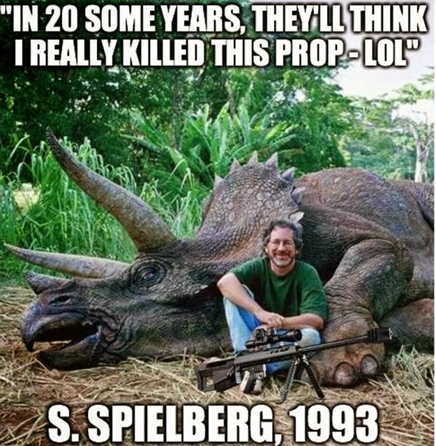 Sekelompok Orang di FB Percaya dan Meyakini bahwa Steven Spielberg Bunuh Dinosaurus