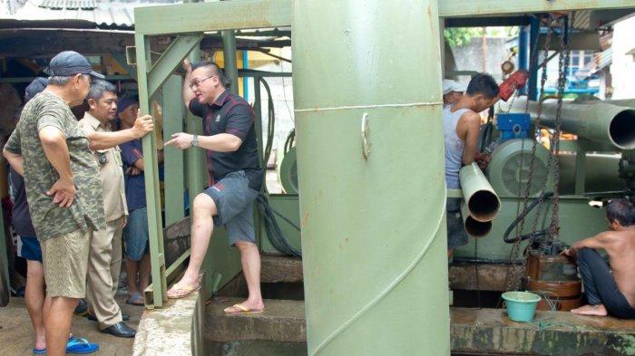 Kesal Banjir Belum Surut