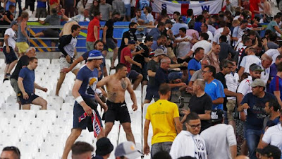 Foto Foto Kerusuhan Suporter Inggris Vs Rusia gan.....