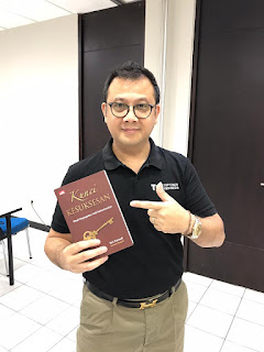 Buku Yang Lagi Hits Dibaca Orang Sukses dan Artis Indonesia