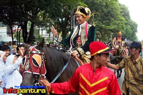 Foto2 Jokowi dan Prabowo Sedang Berkuda