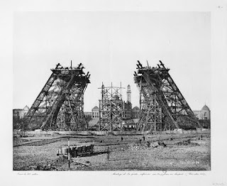 FOTO KONSTRUKSI MENARA EIFFEL