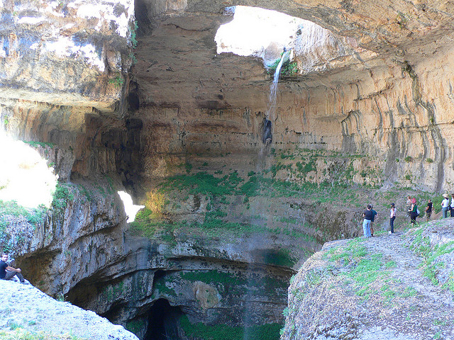 &#91;amazing&#93;baatara gorge-air terjun yang jatuh ke sebuah goa&#91;pict&#93;