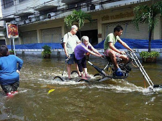 11 ide lucu dan kreatif mengatasi banjir