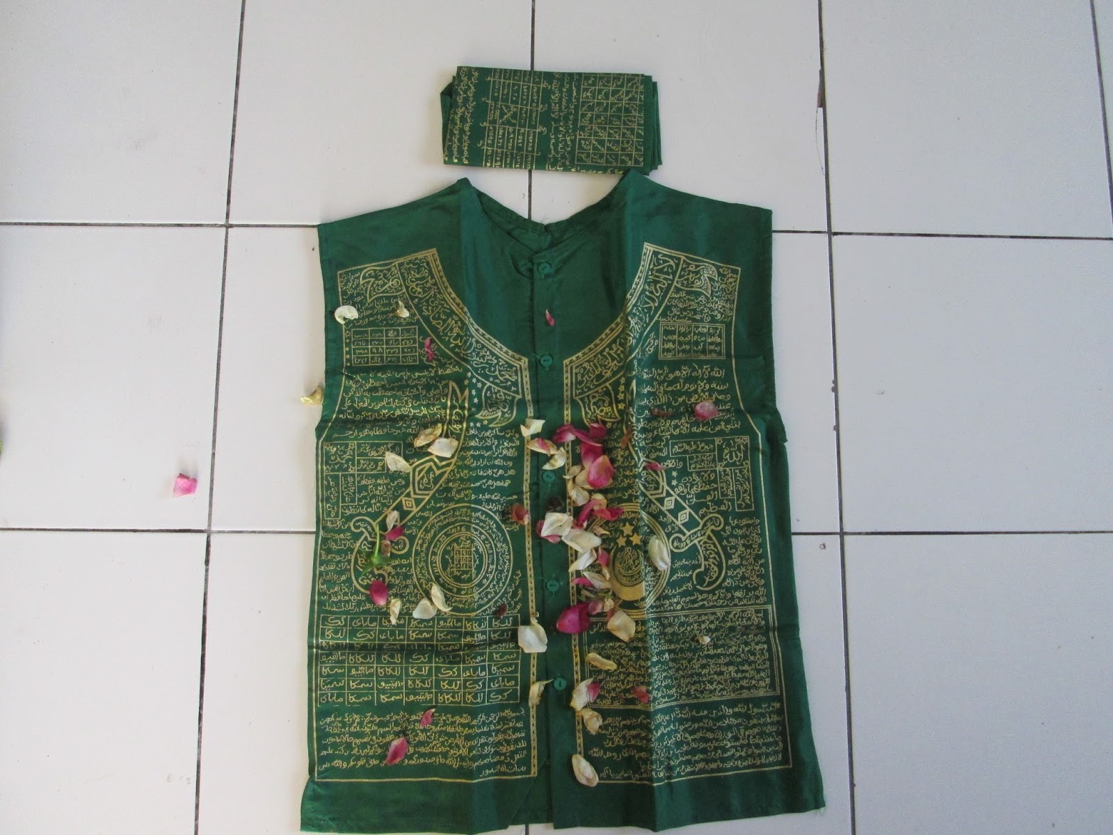 saat-ahmad-dhani-pakai-kaus-tauhid-untuk-tangkal-jin-kelas-teri