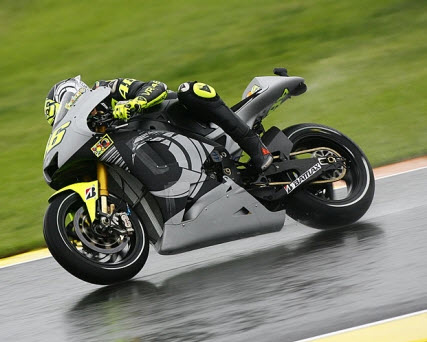 SPESIFIKASI MOTOR VALENTINO ROSSI YAMAHA YZR M1 2013