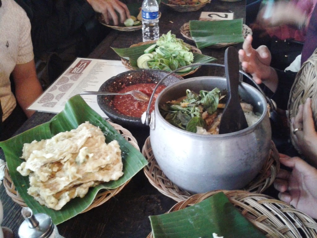 Bikin Laper, 5 Menu Nasi Liwet Populer Bandung 2020