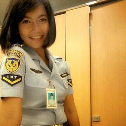 Foto Theresia Mariana, Pramugari Cantik Kepresidenan RI (25 Foto)
