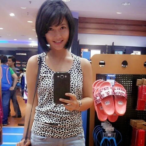 Foto Theresia Mariana, Pramugari Cantik Kepresidenan RI (25 Foto)