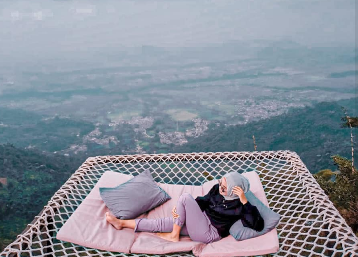 Explore Wisata Alam Bukit Gantole Cililin Bandung Barat