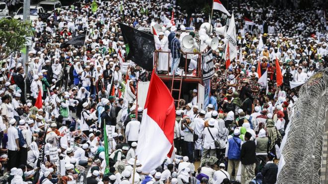 Janji Tak Bawa Politik, Ketum FPI Malah Singgung Partai Setan di Reuni 212