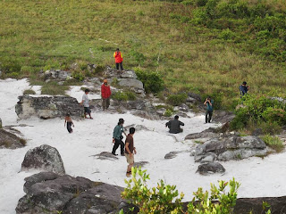 &#91;WOW&#93; Ada Pantai Diatas Bukit Di Papua Gan!!
