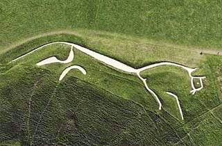 10 Pahatan Alam (Geoglyph) Paling Misterius di Muka Bumi 
