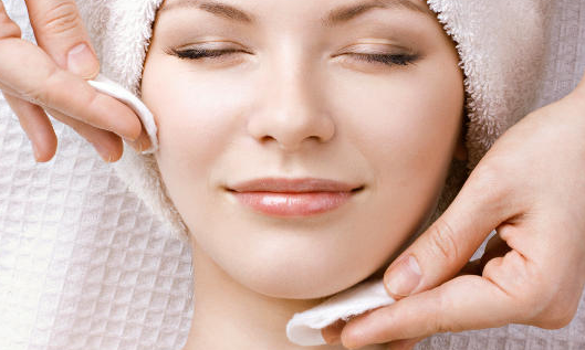 Miliki Wajah Flawless, Terapkan Enam Langkah Perawatan Ini di Rumah