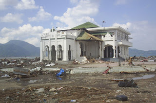 5 Mesjid yang masih utuh setalah Gempa dan Tsunami di Aceh