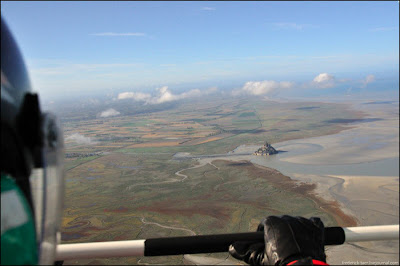 Melihat Keindahan Kastil Mont Saint-Michel, Prancis
